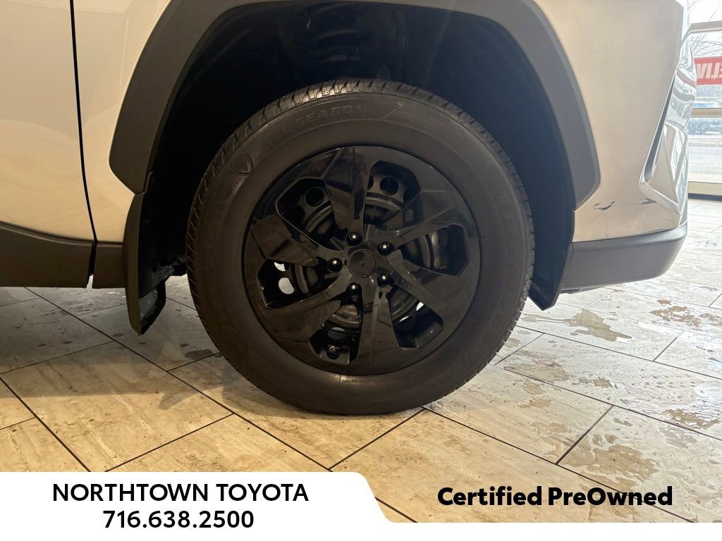 Used 2021 Toyota RAV4 LE image 31