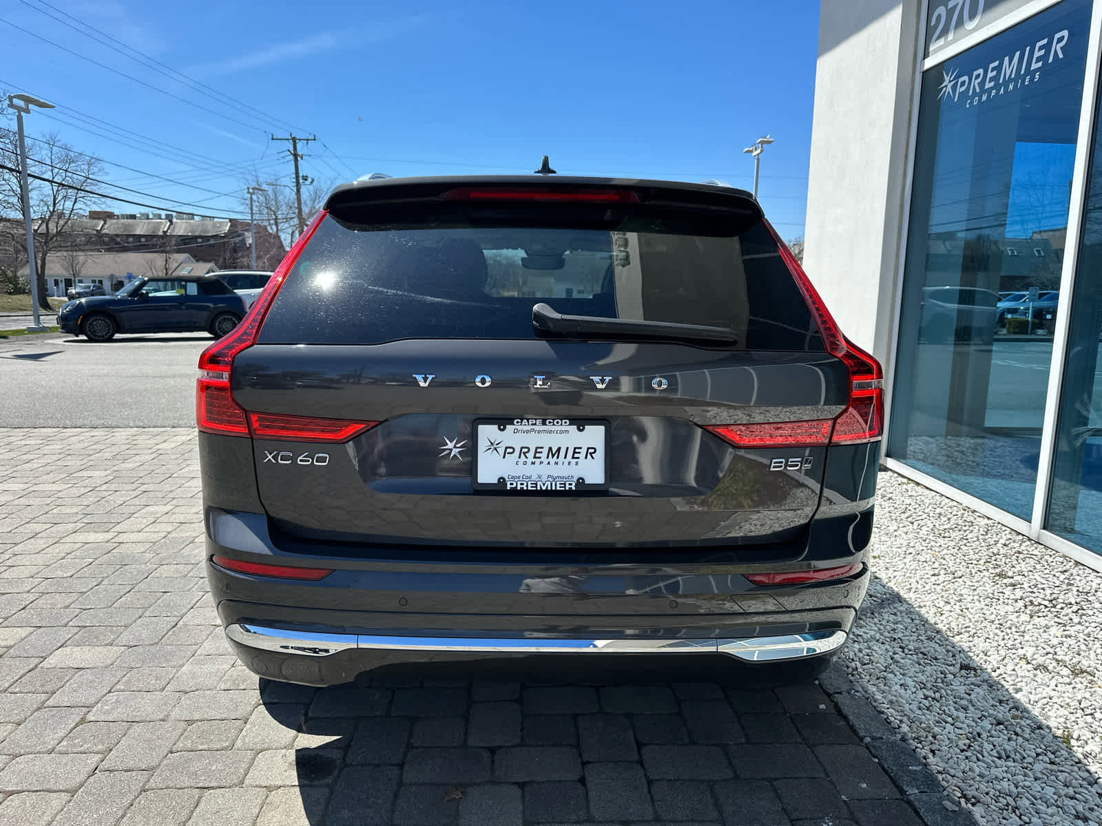 Used 2023 Volvo XC60 B5 Plus w/ Climate Package image 25