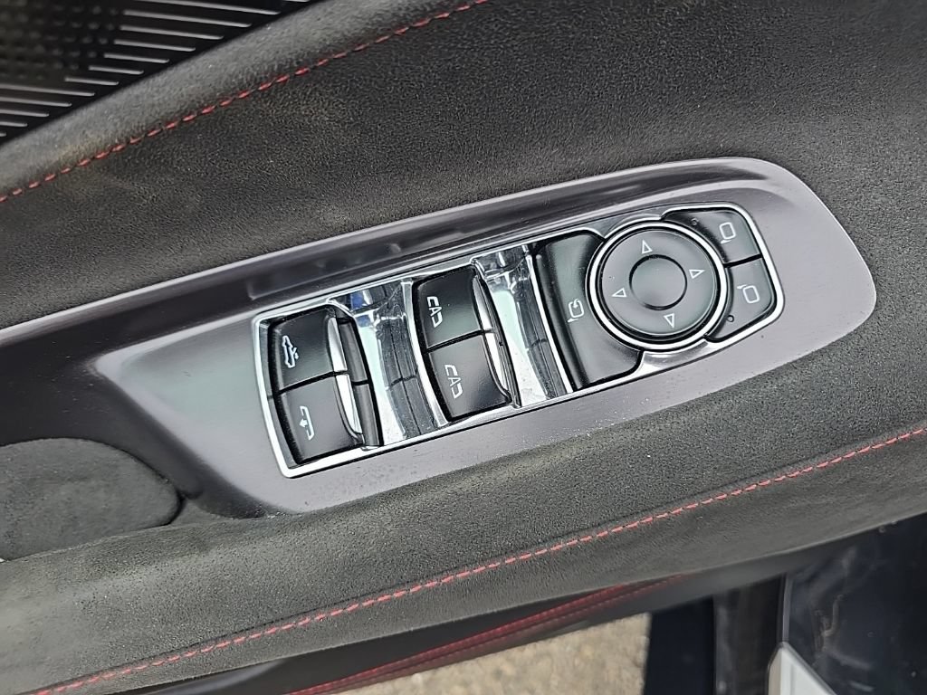 Used 2024 Chevrolet Corvette Stingray Premium Conv w/ Stealth Interior Trim Package RWD image 10