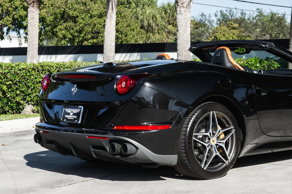 Used 2017 Ferrari California T image 8