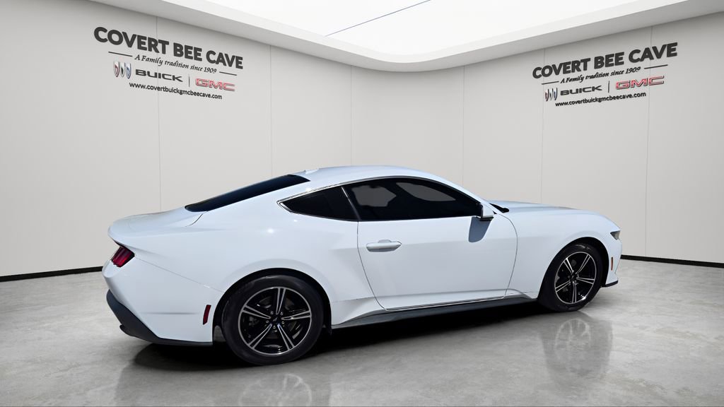 Used 2024 Ford Mustang EcoBoost image 10