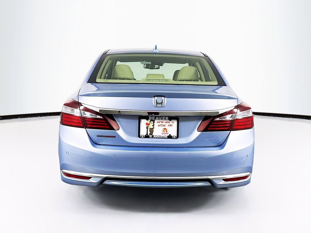 Used 2017 Honda Accord Touring image 8