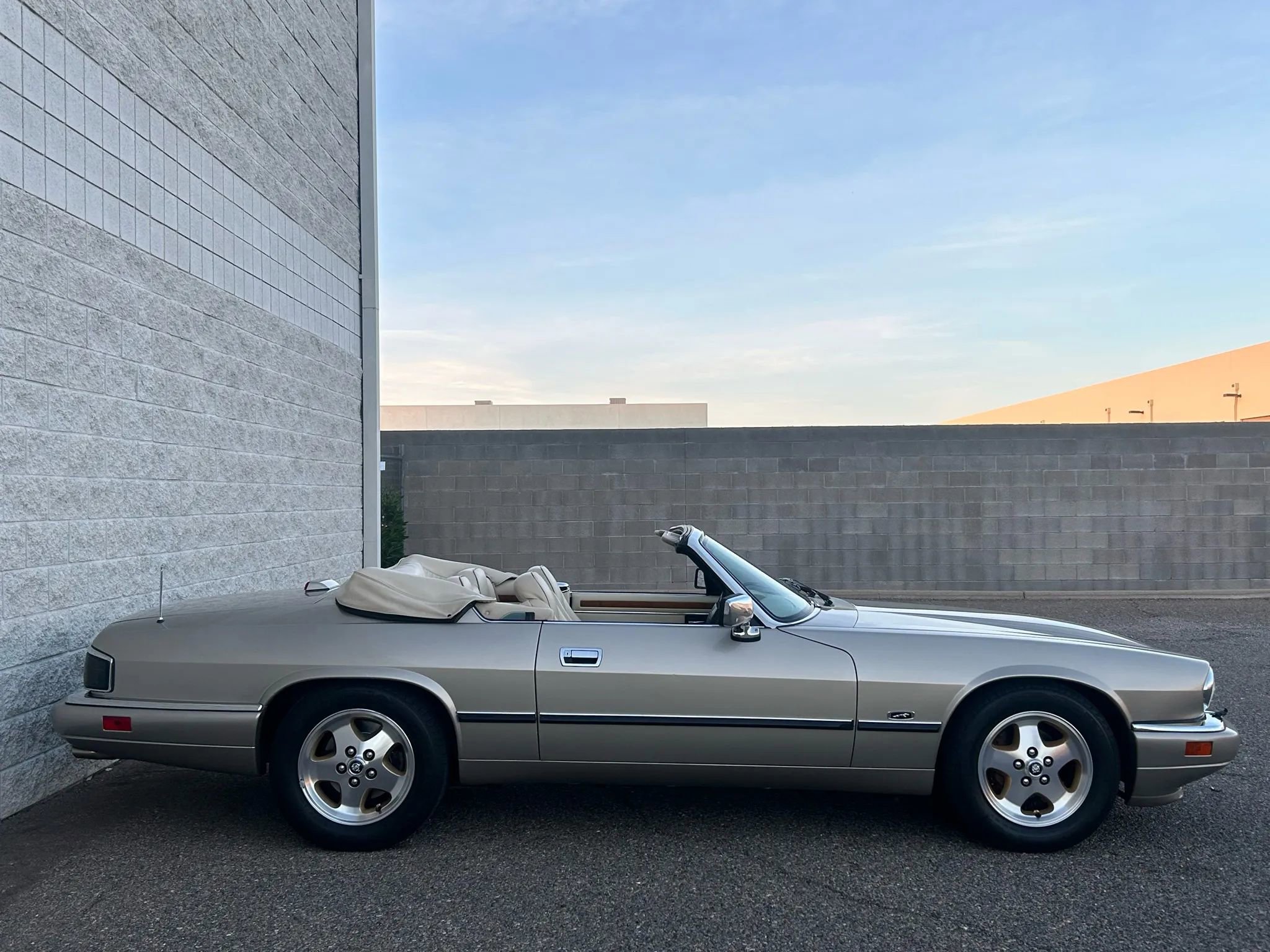 Used 1996 Jaguar XJS 4.0 Convertible image 4
