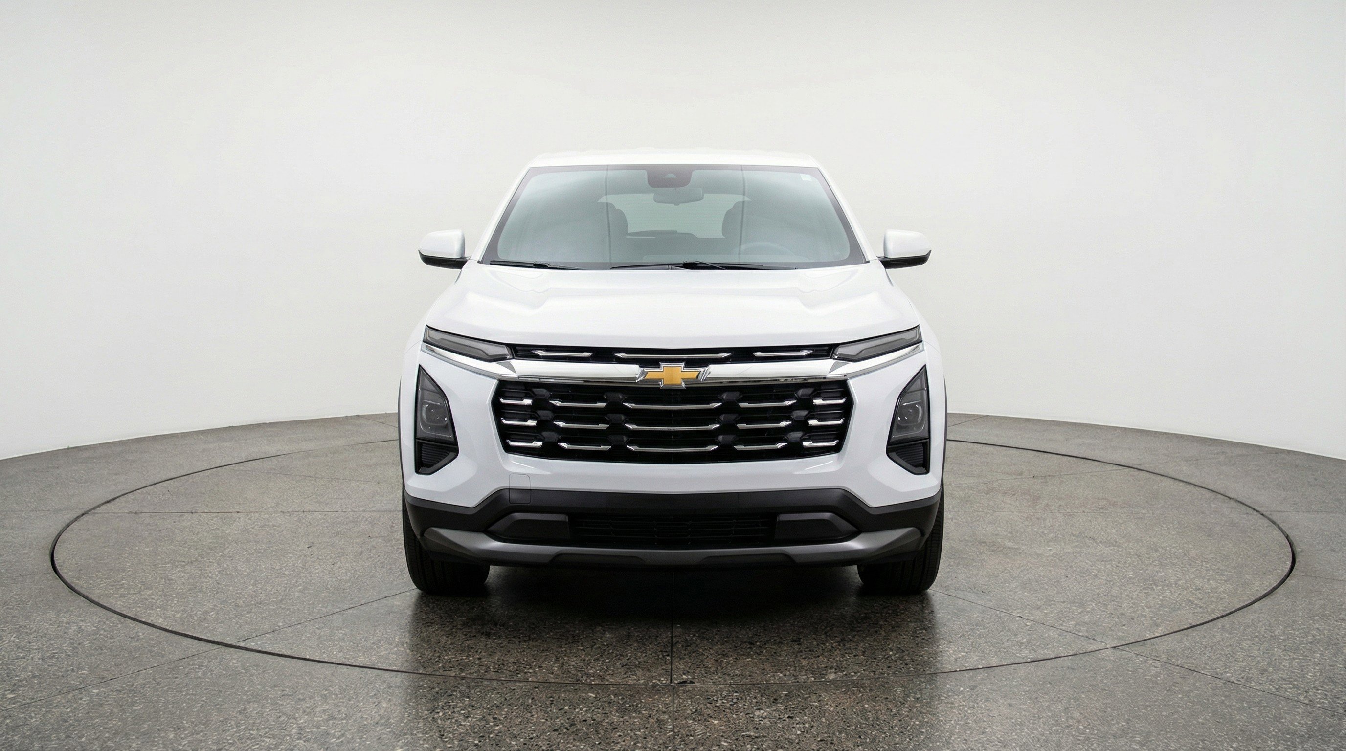 Used 2025 Chevrolet Equinox LT FWD image 2