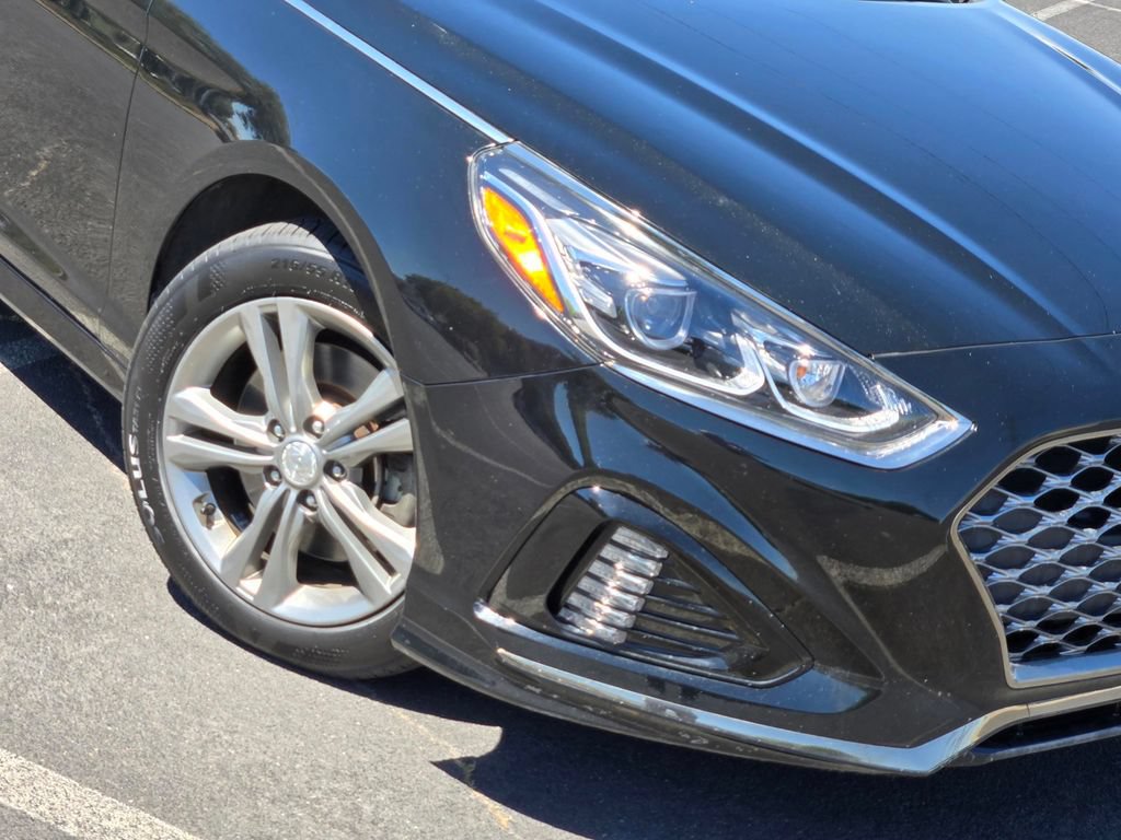 Used 2019 Hyundai Sonata Limited w/ Ultimate Package 04 FWD image 9