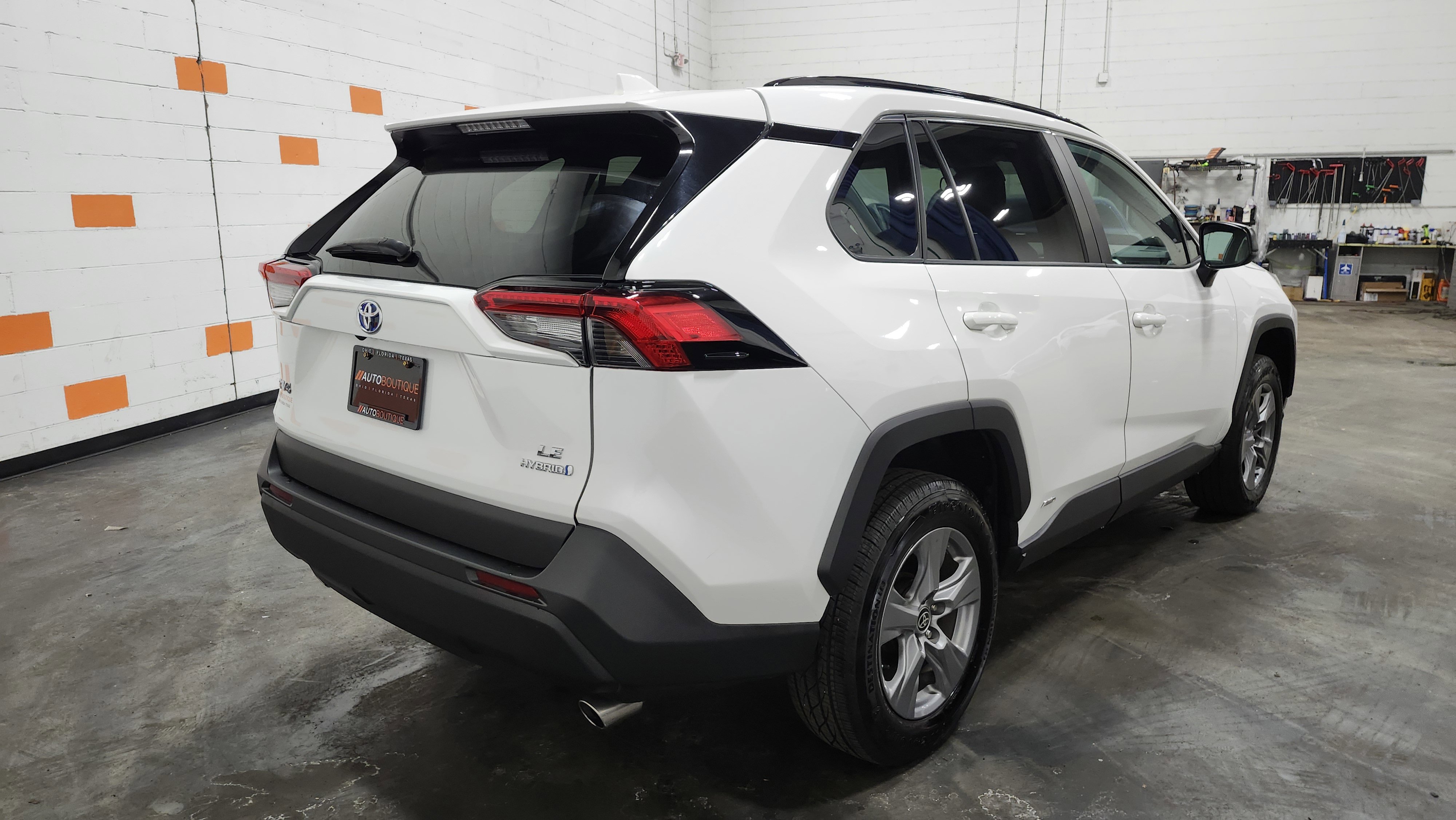 Used 2022 Toyota RAV4 LE image 15