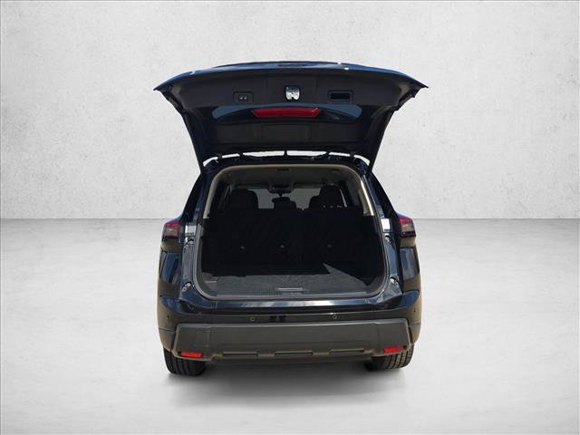 Used 2025 Nissan Rogue SV image 6