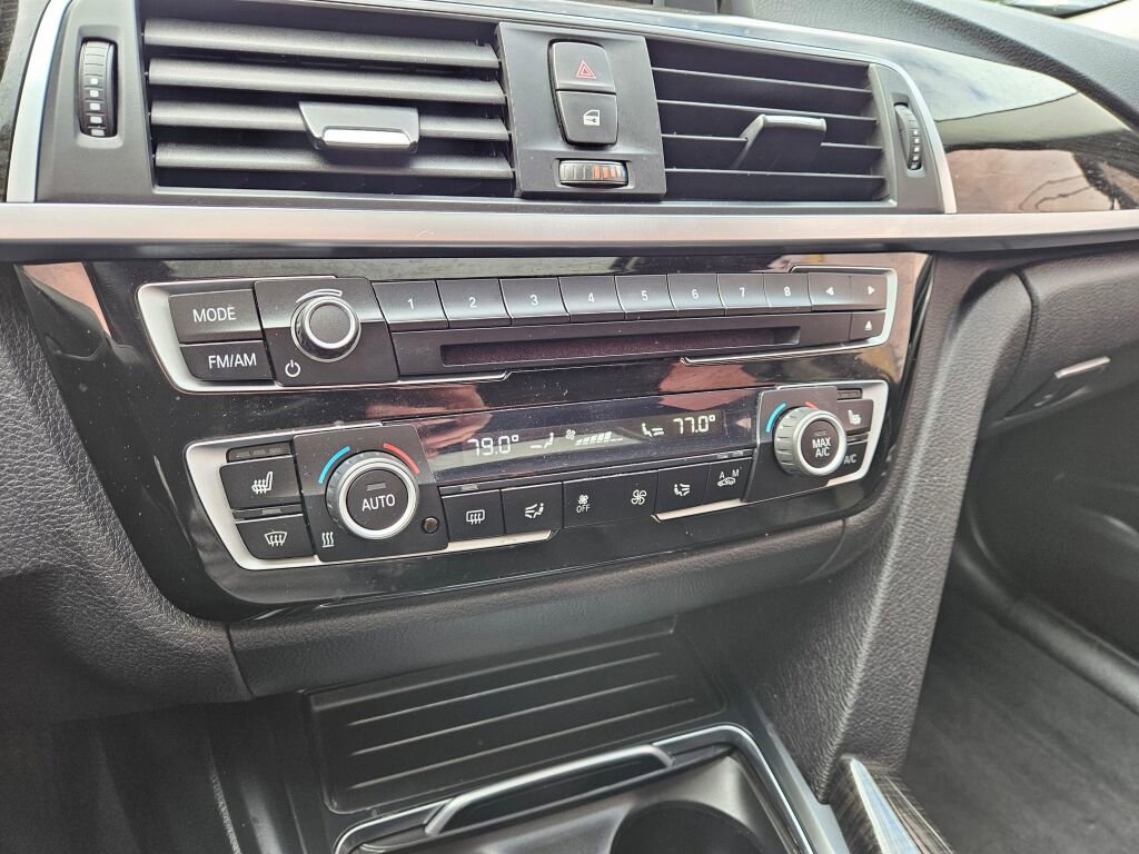 Used 2018 BMW 320i xDrive Sedan image 30