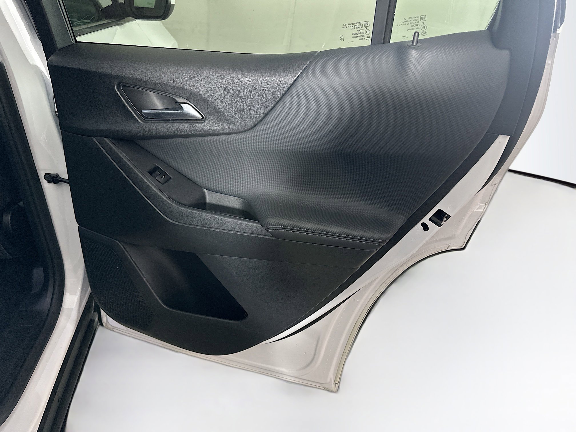 Used 2025 Chevrolet Equinox LT image 29