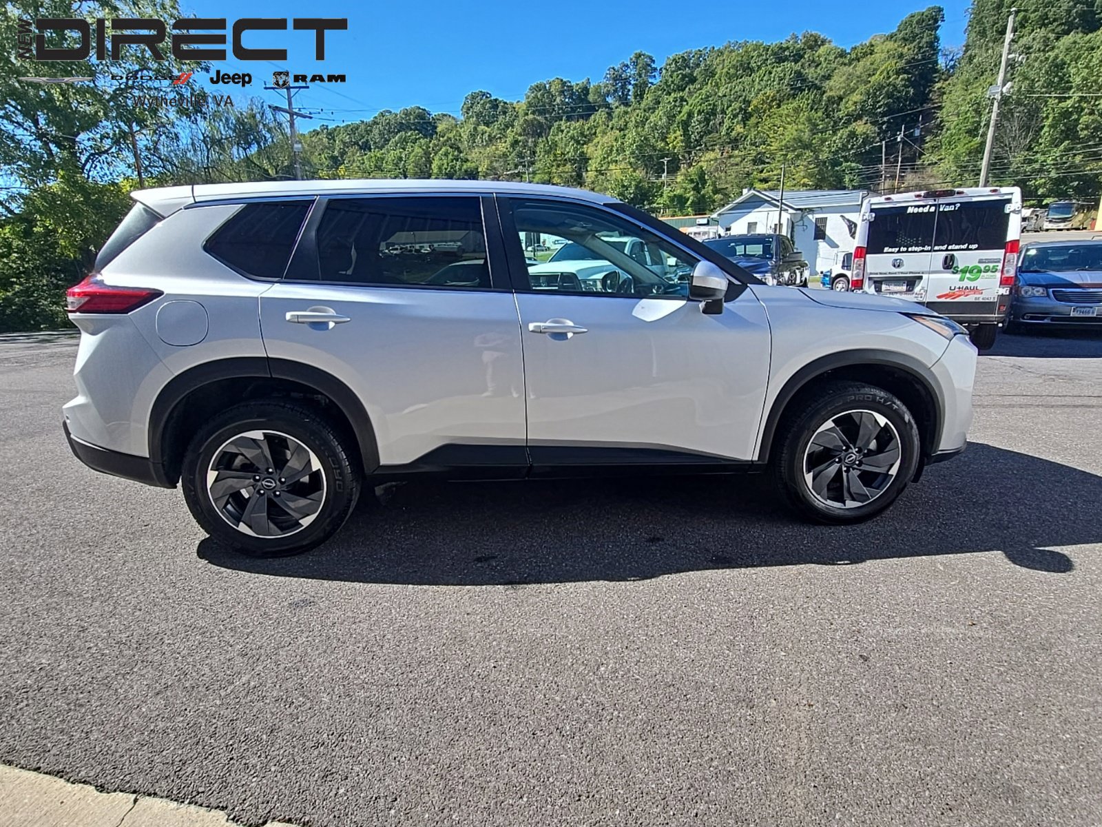 Used 2025 Nissan Rogue SV AWD/4WD image 7