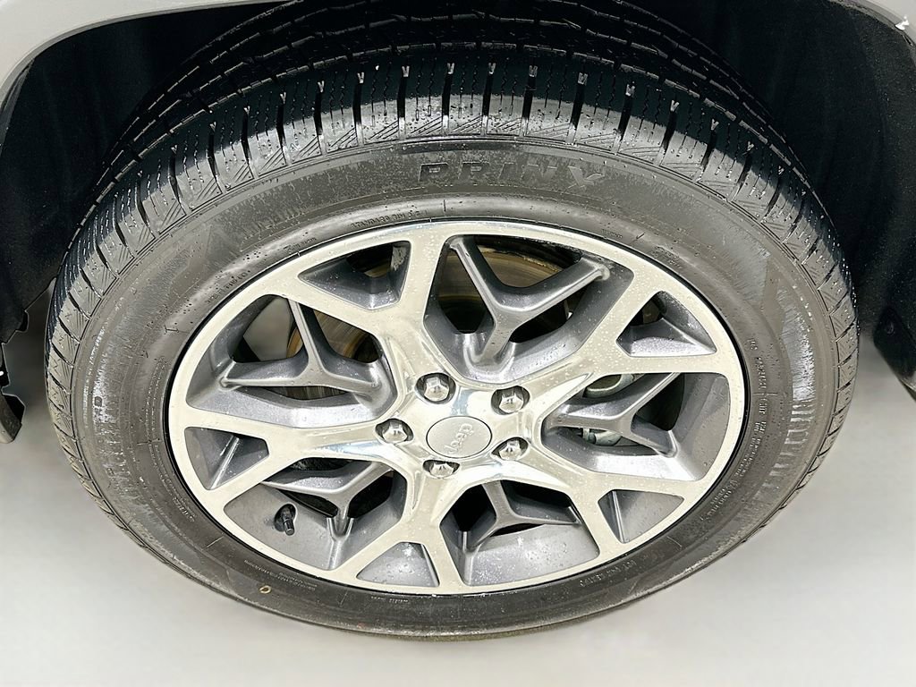 Used 2021 Jeep Grand Cherokee Limited w/ Luxury Group II image 31