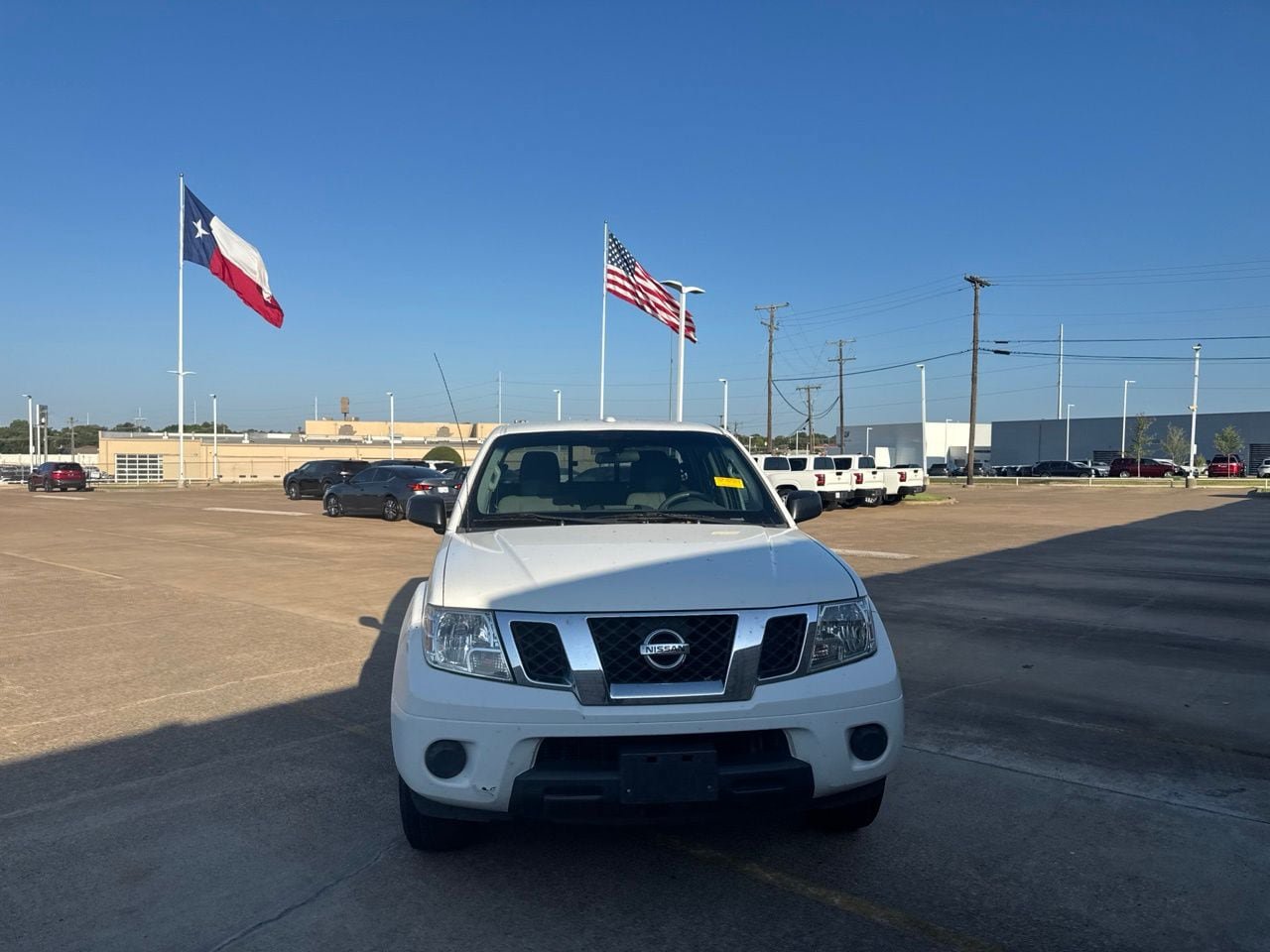 Used 2016 Nissan Frontier SV RWD image 3