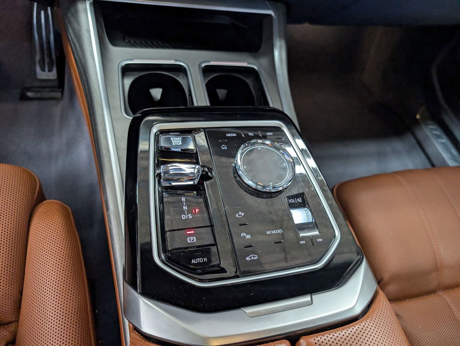 Used 2023 BMW 760i xDrive image 24