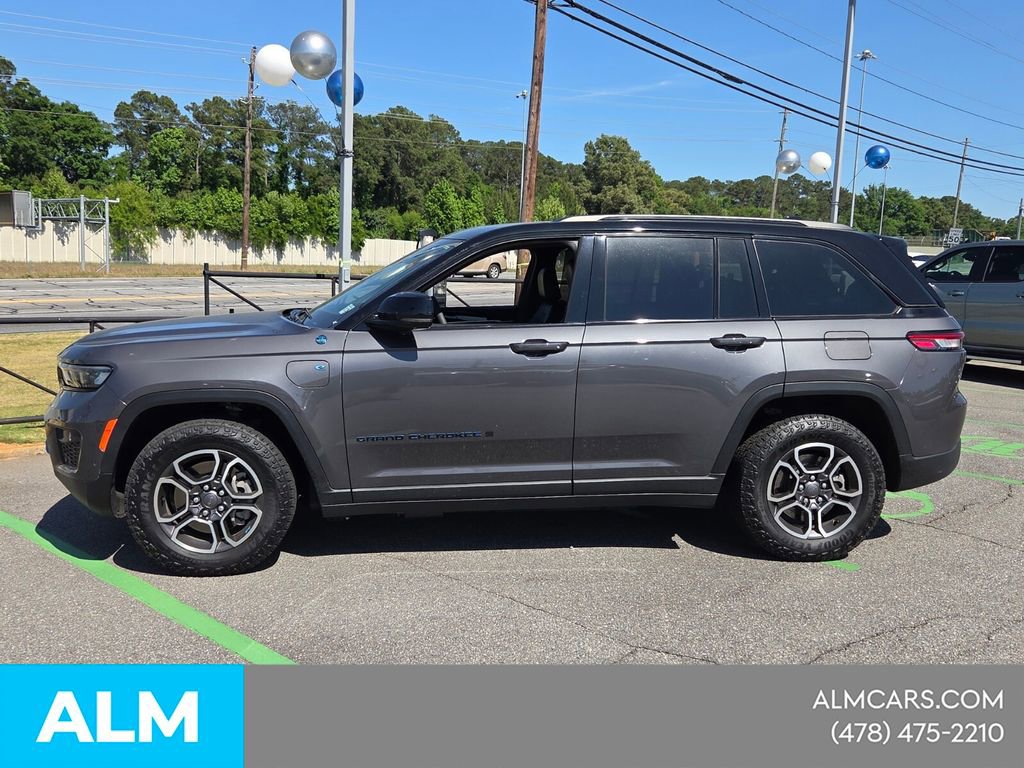 Used 2023 Jeep Grand Cherokee Trailhawk w/ Advanced Protech Group II AWD/4WD image 5