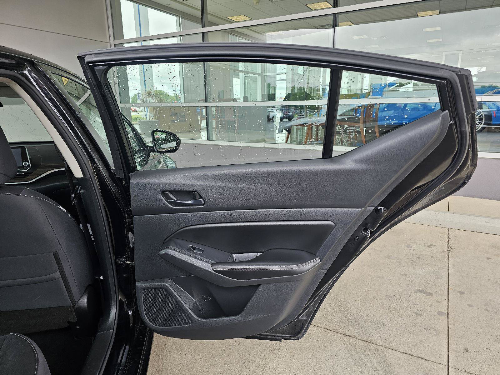 Used 2024 Nissan Altima 2.5 SV FWD image 13