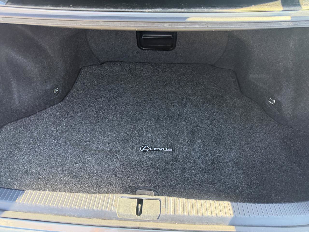 Used 2015 Lexus ES 350 w/ Luxury Package FWD image 12