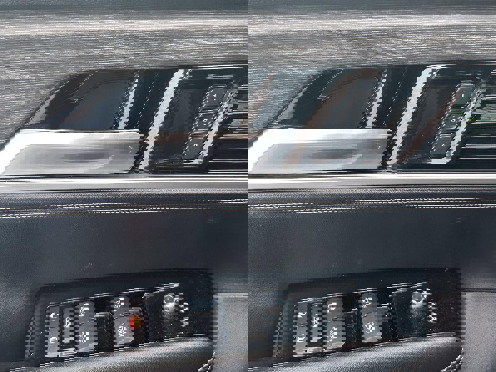 Used 2024 Jeep Wagoneer Series II w/ Flexible Seating Group image 14