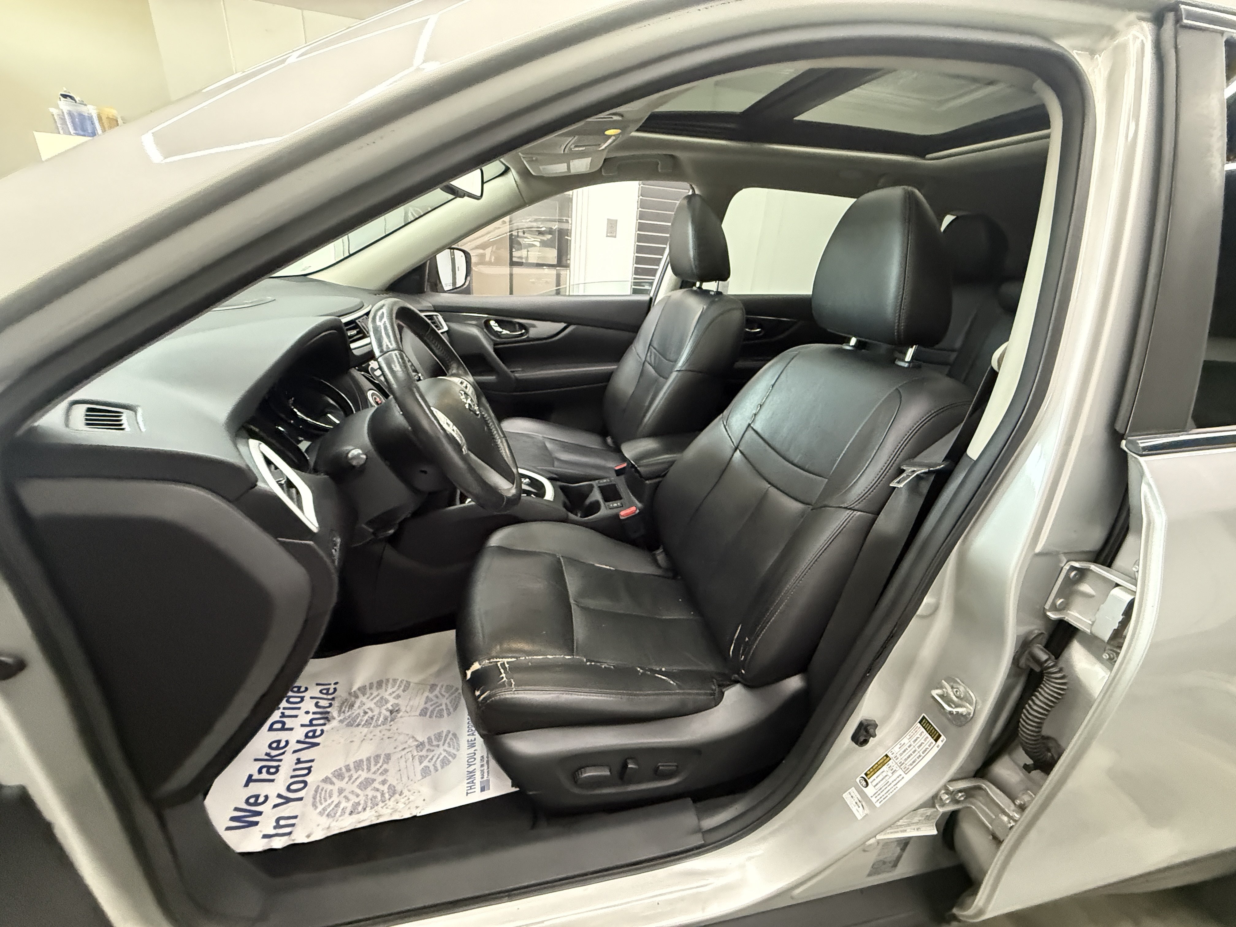 Used 2016 Nissan Rogue S w/ Appearance Package AWD/4WD image 12