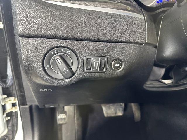 Used 2022 Chrysler 300 Touring L image 19