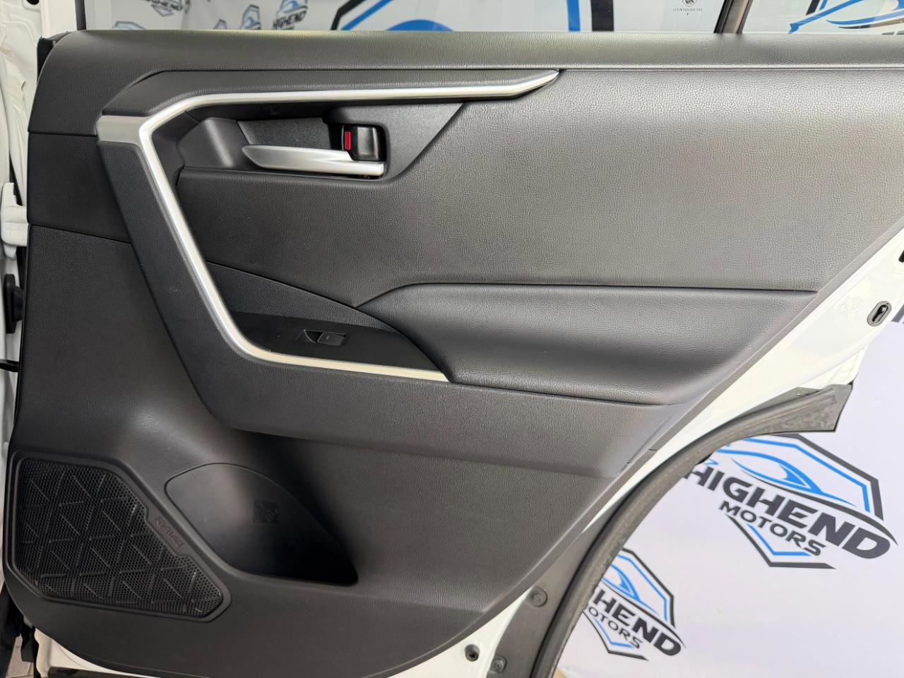 Used 2025 Toyota RAV4 XLE image 21