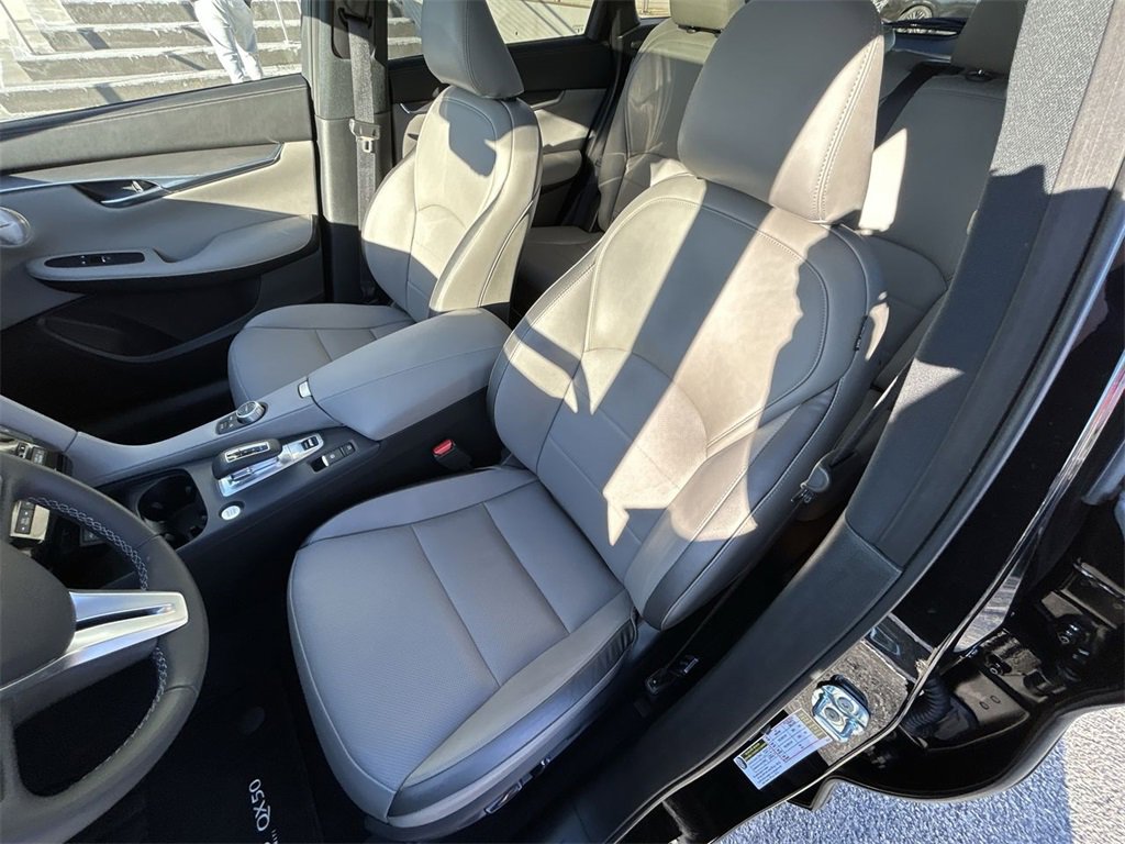 Certified 2024 INFINITI QX50 Luxe image 15