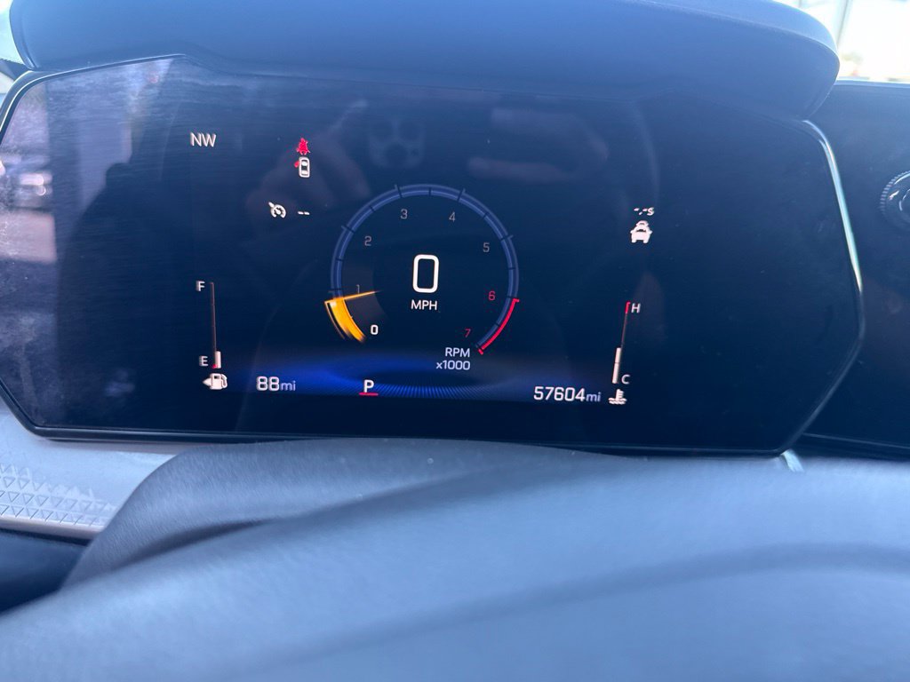 Used 2025 Chevrolet Trax LT FWD image 15