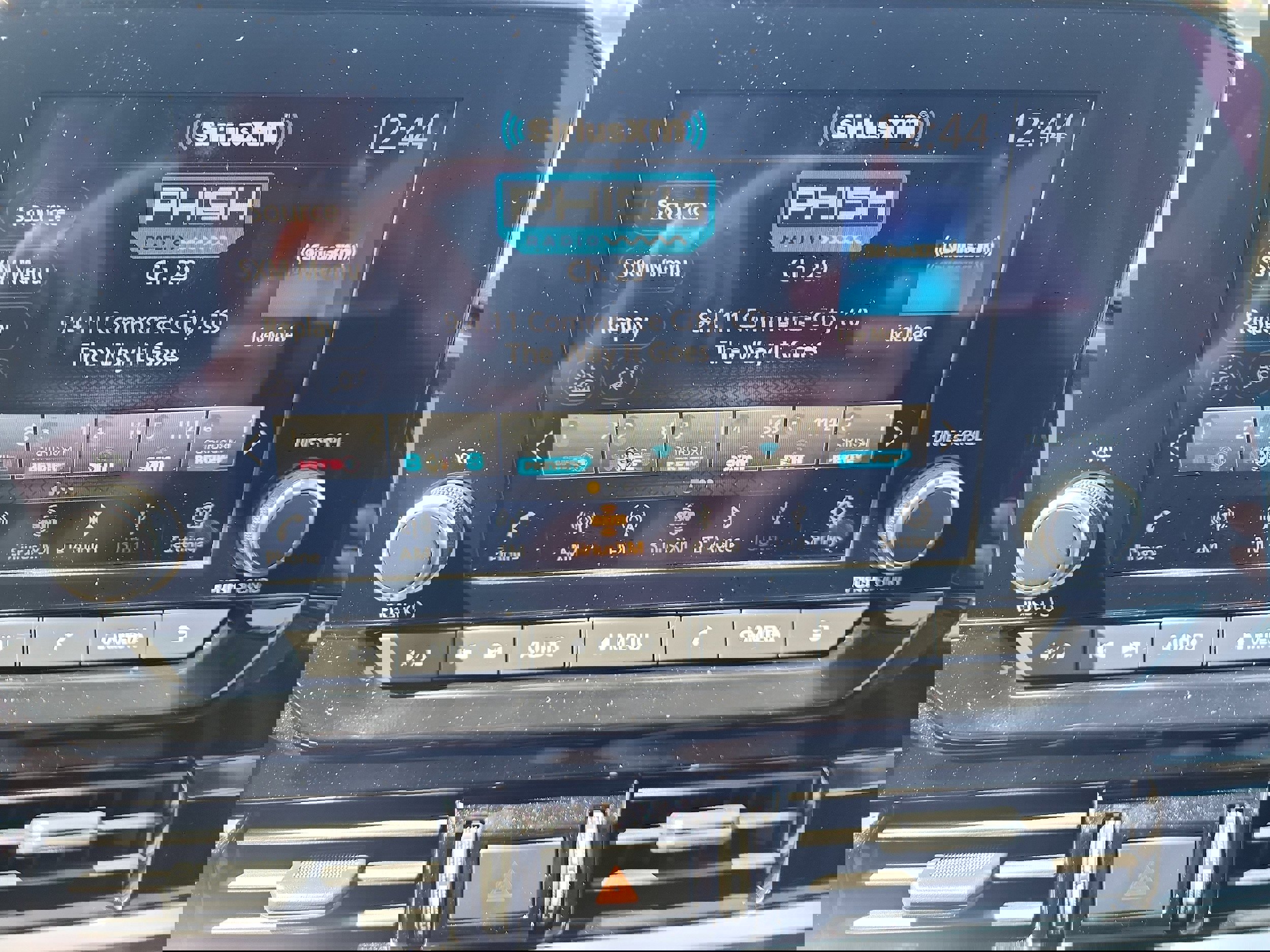 New 2025 Nissan Pathfinder SV w/ Black Appearance Package image 16