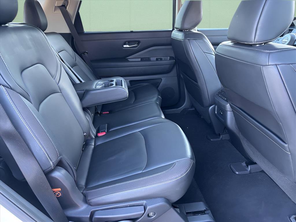 Used 2022 Nissan Pathfinder SL image 15