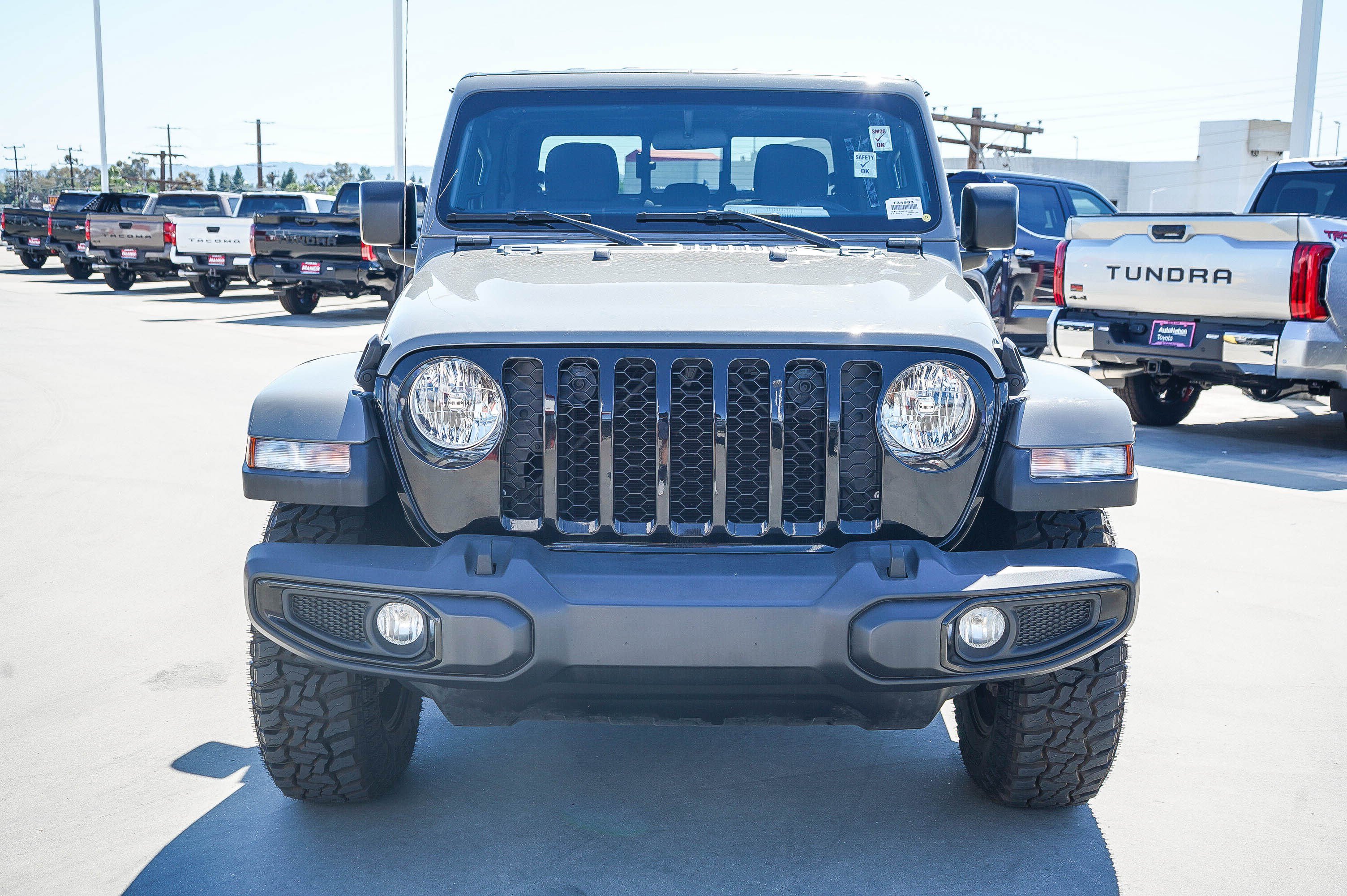 Used 2023 Jeep Gladiator Sport AWD/4WD image 2