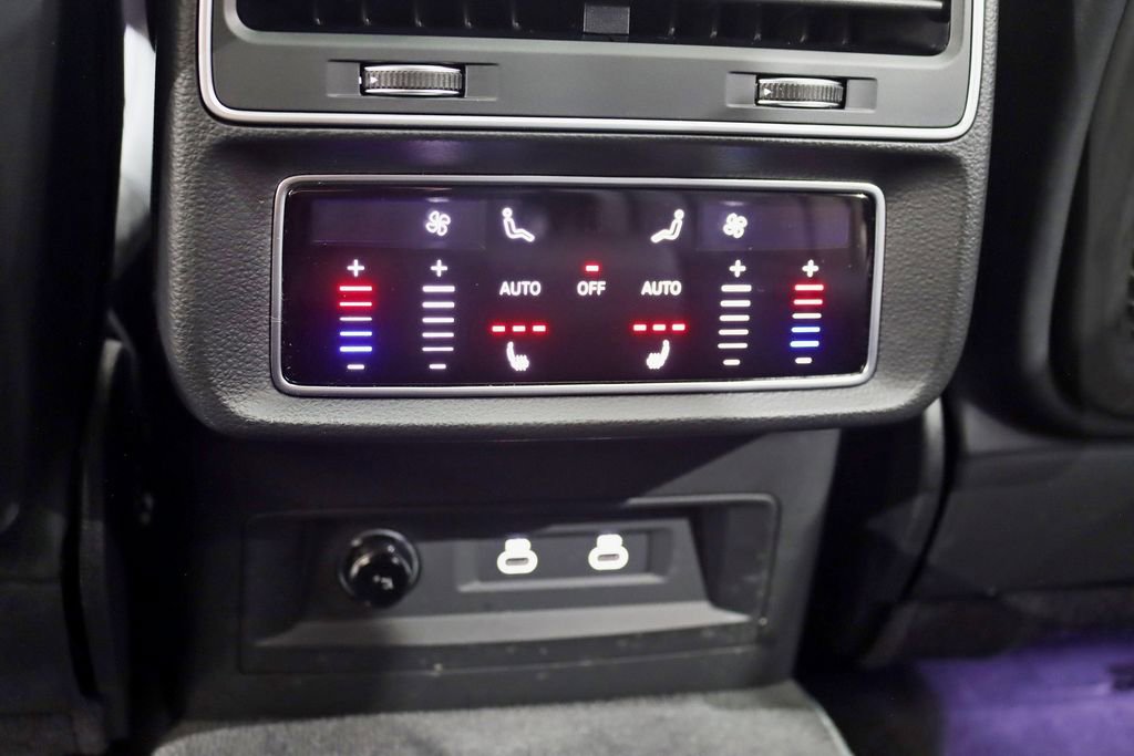 Used 2025 Audi Q8 Prestige AWD/4WD image 30