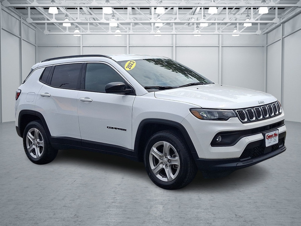 Used 2023 Jeep Compass Latitude AWD/4WD image 7