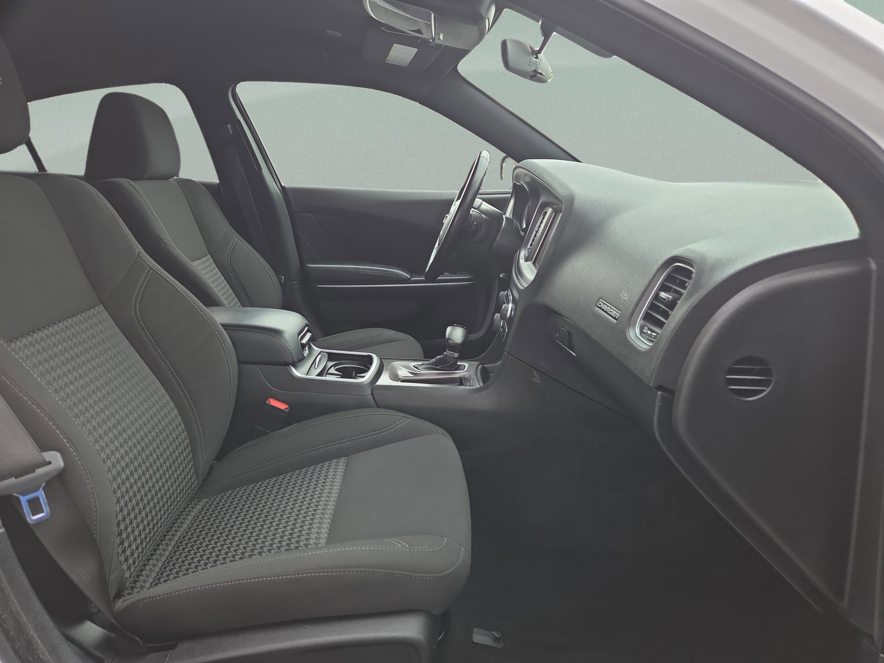 Used 2023 Dodge Charger SXT image 38