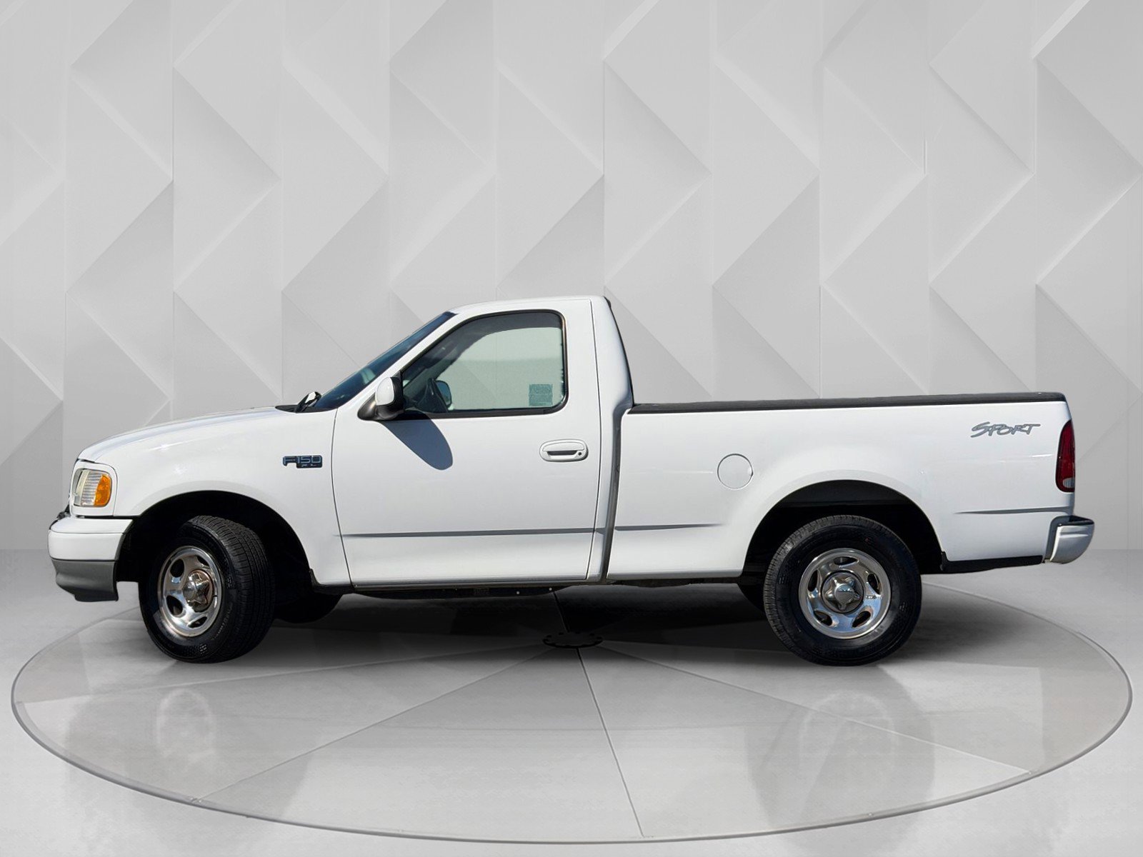 Used 2003 Ford F150 XL image 2