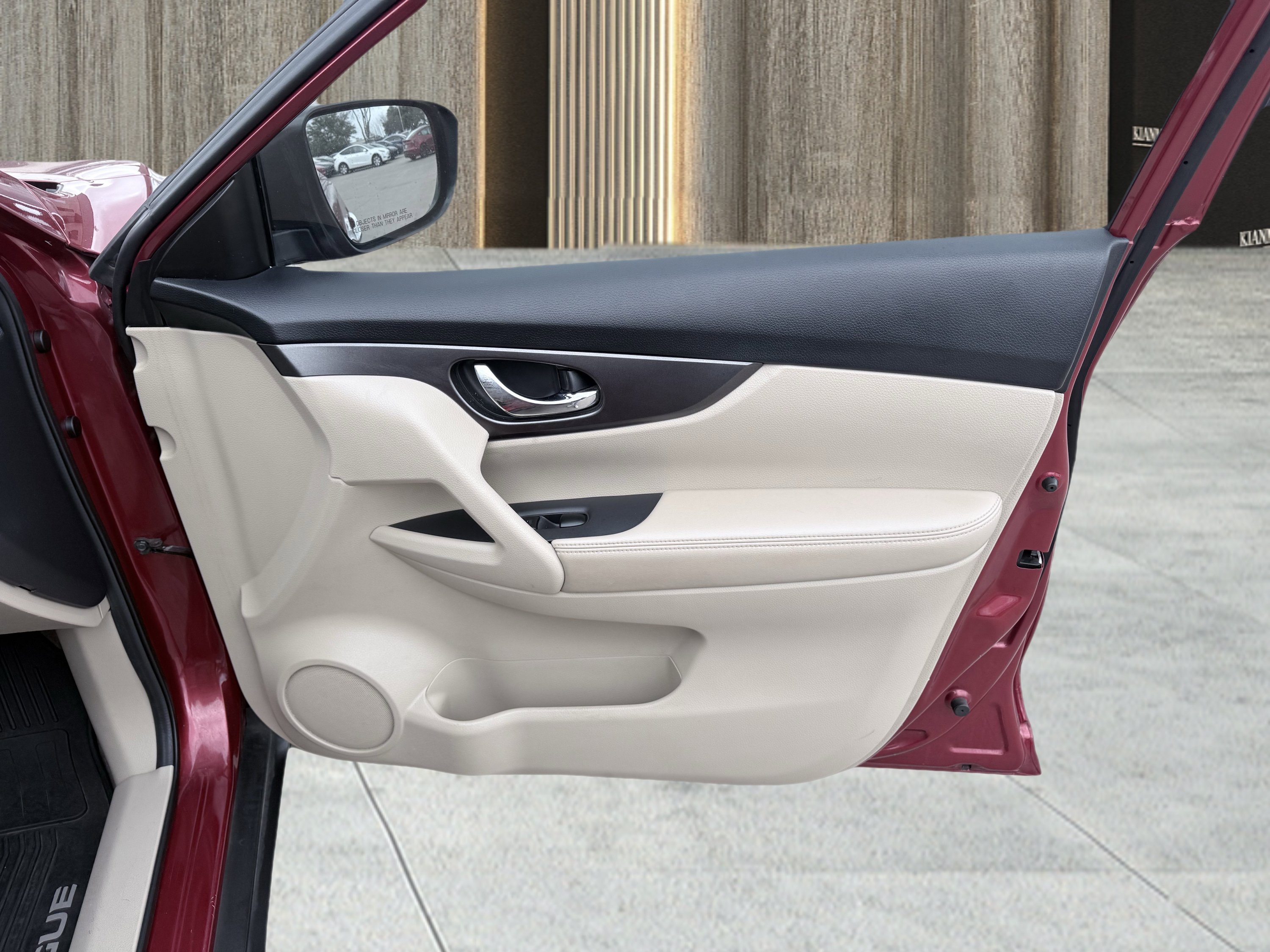 Used 2015 Nissan Rogue S FWD image 37