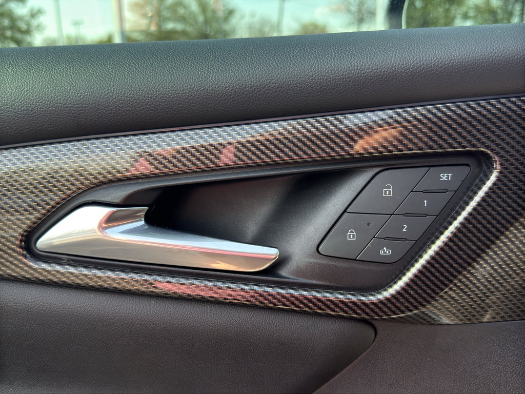 Used 2025 Chevrolet Traverse High Country image 30