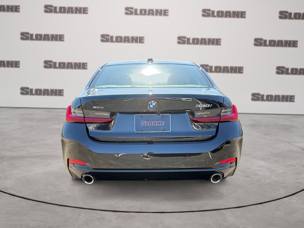 Certified 2025 BMW 330i xDrive Sedan w/ Premium Package AWD/4WD image 4