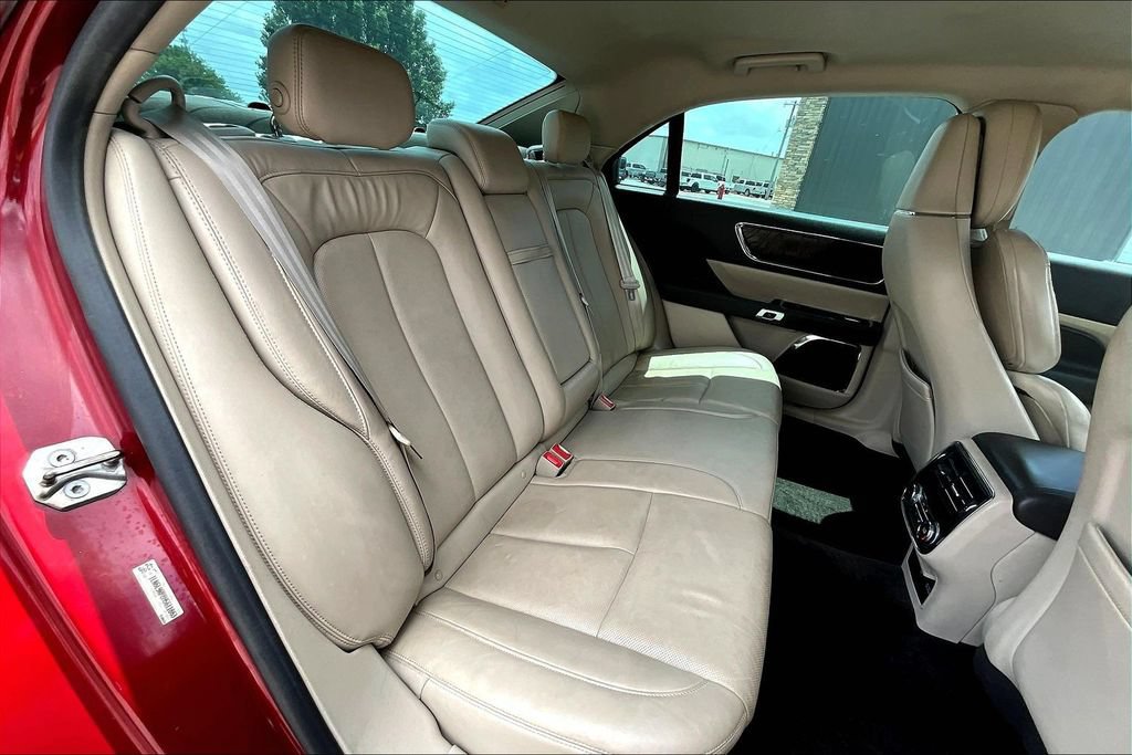 Used 2017 Lincoln Continental Reserve w/ Technology Package FWD image 28