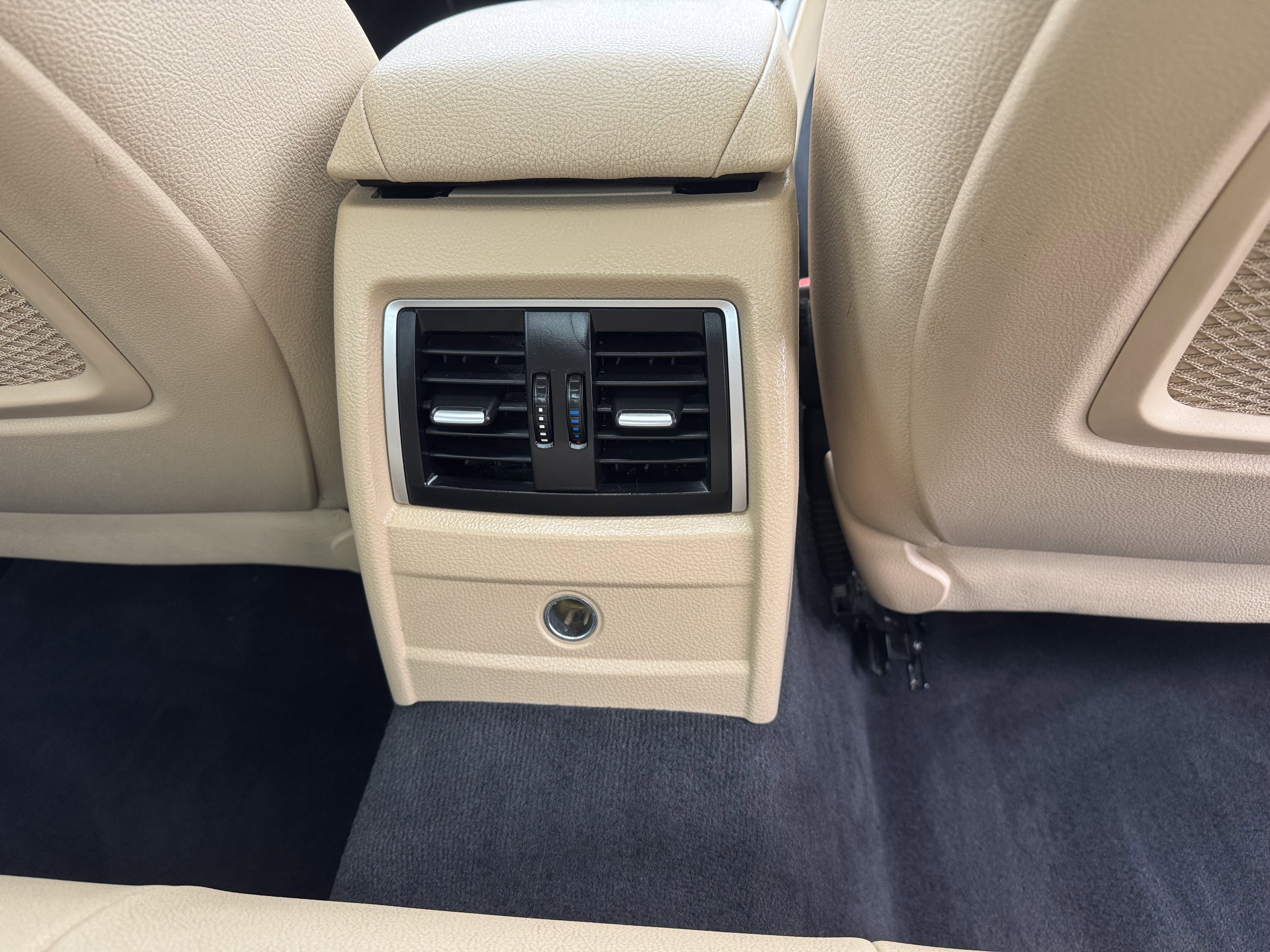 Used 2018 BMW 320i Sedan w/ Convenience Package image 23