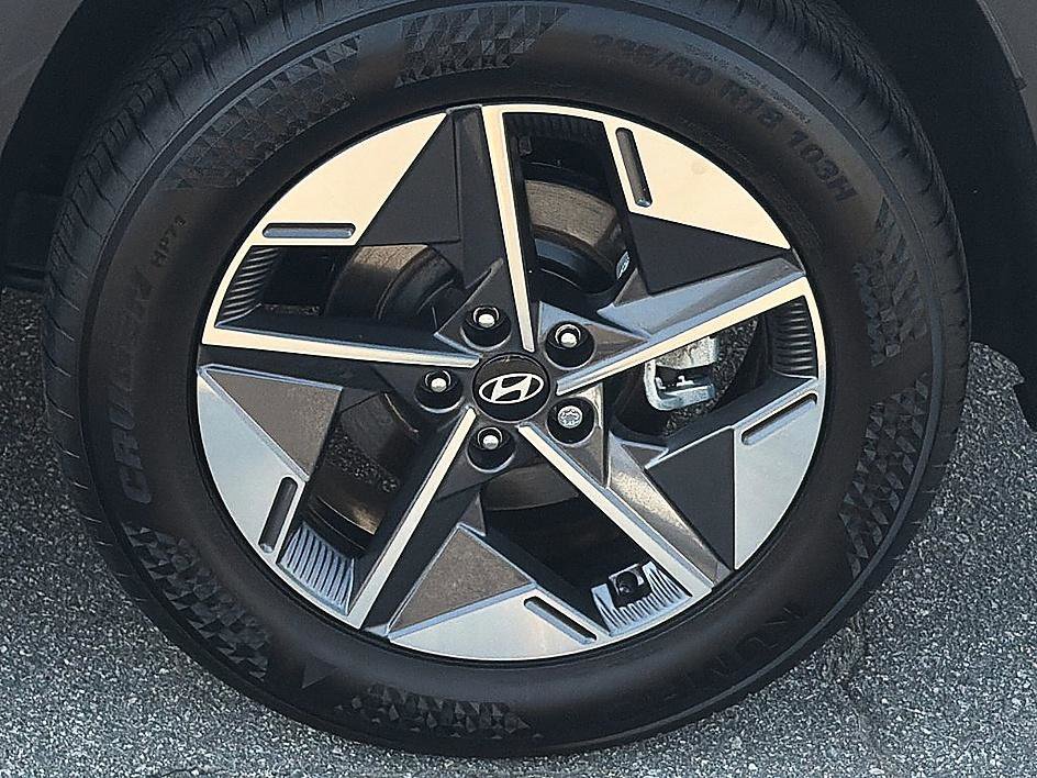 Certified 2025 Hyundai Tucson SEL FWD image 6
