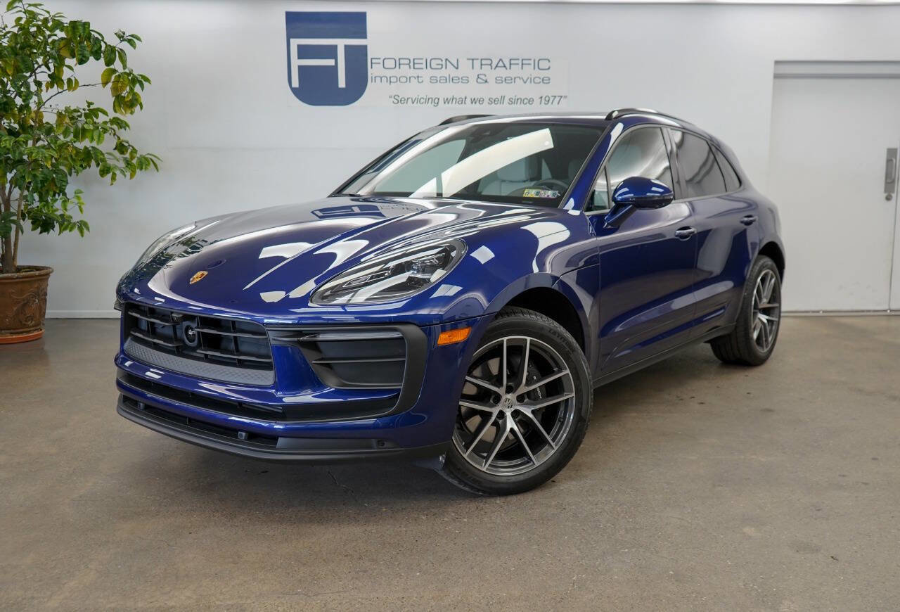 Used 2024 Porsche Macan image 1