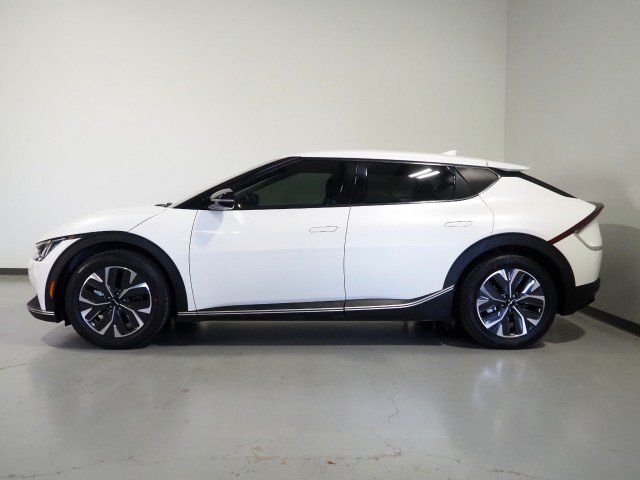 Used 2024 Kia EV6 Light Long Range RWD image 8