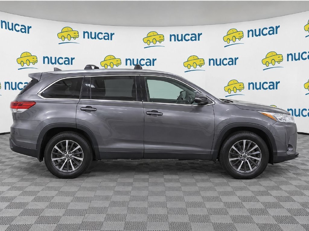 Used 2018 Toyota Highlander XLE AWD/4WD image 8