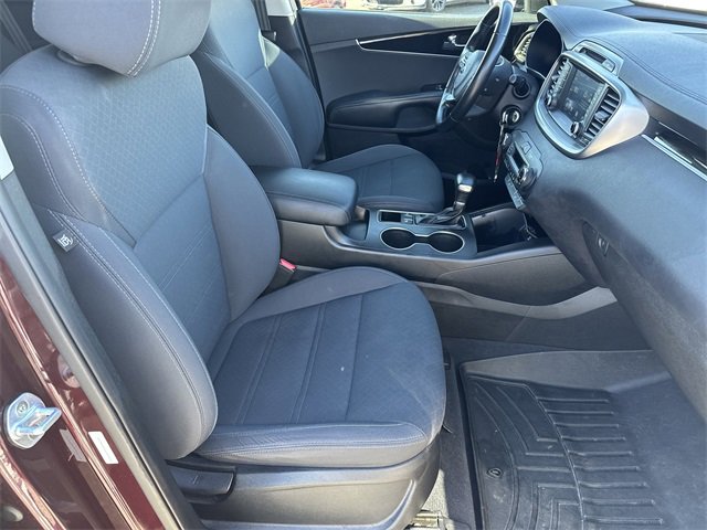 Used 2019 Kia Sorento LX w/ LX Convenience Package image 13