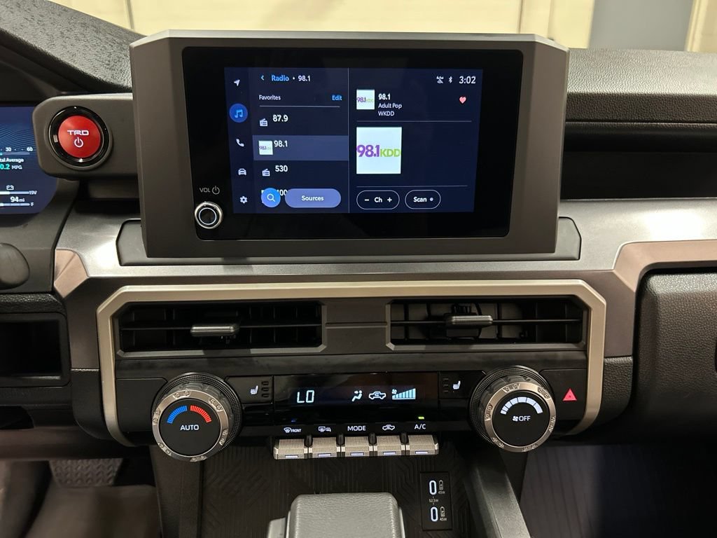 Used 2025 Toyota Tacoma TRD Off-Road AWD/4WD image 24