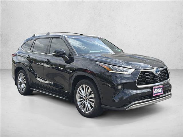 Used 2024 Toyota Highlander Platinum AWD/4WD image 3