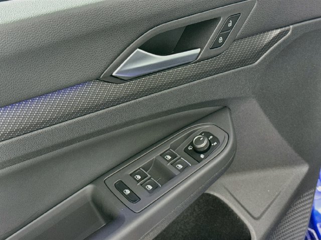Used 2024 Volkswagen Golf R AWD/4WD image 18