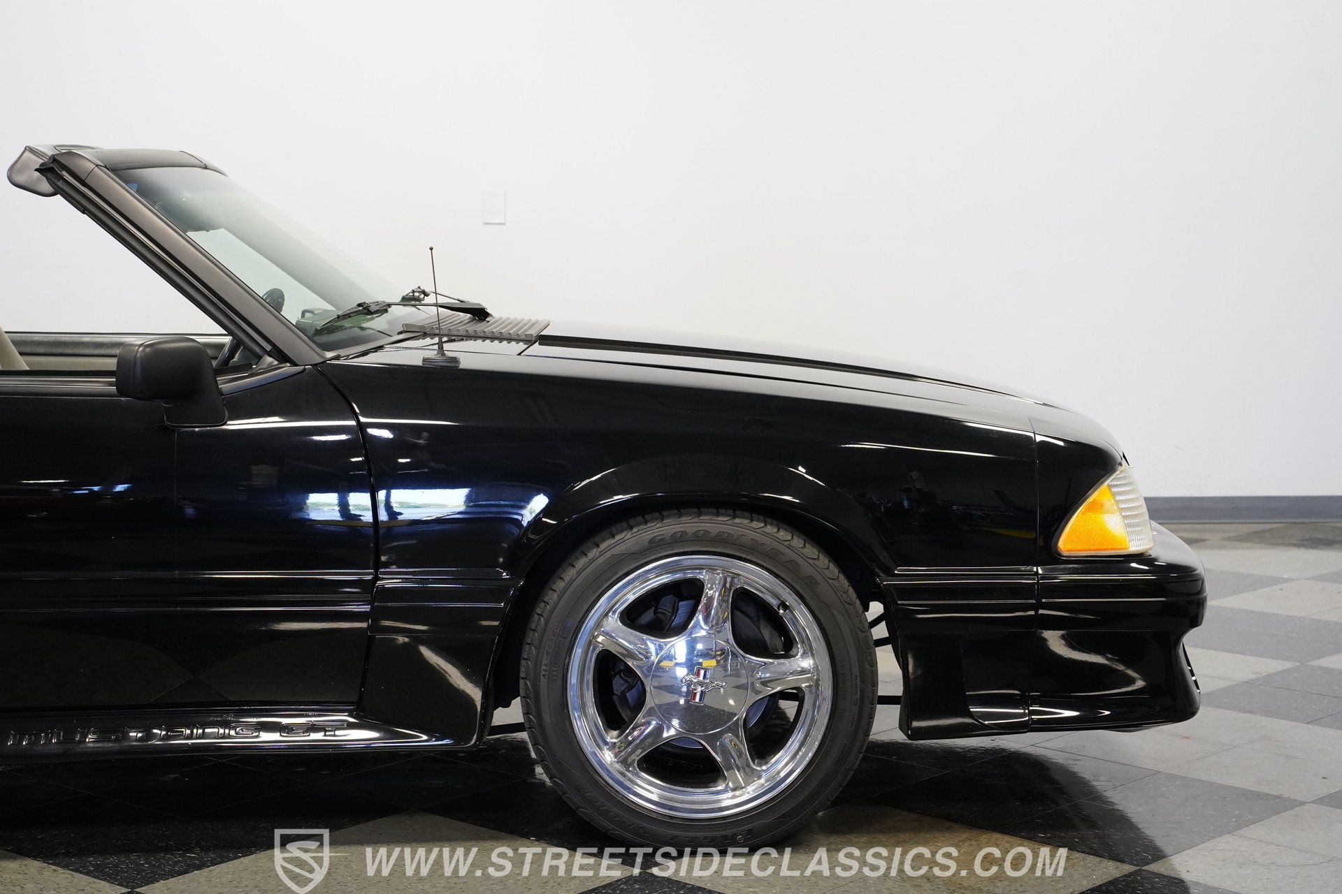 Used 1989 Ford Mustang GT RWD image 31