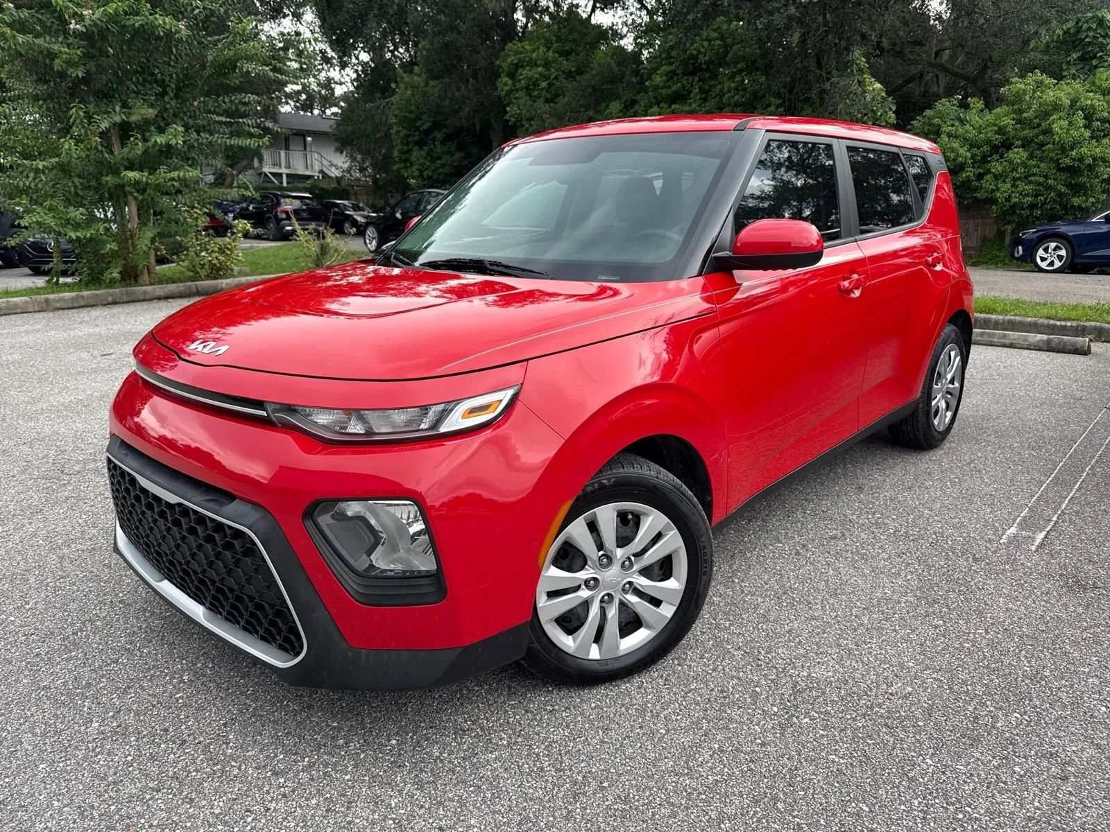 Used 2022 Kia Soul LX FWD image 2