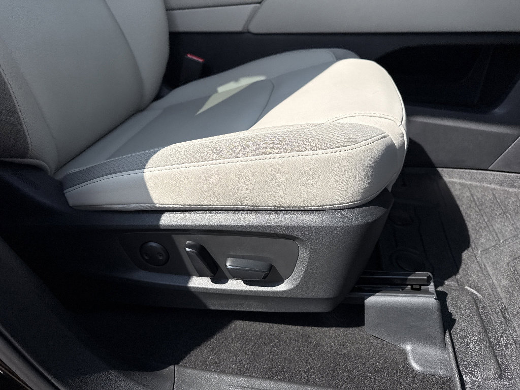 Used 2024 Nissan Pathfinder SL w/ SL Premium Package FWD image 29