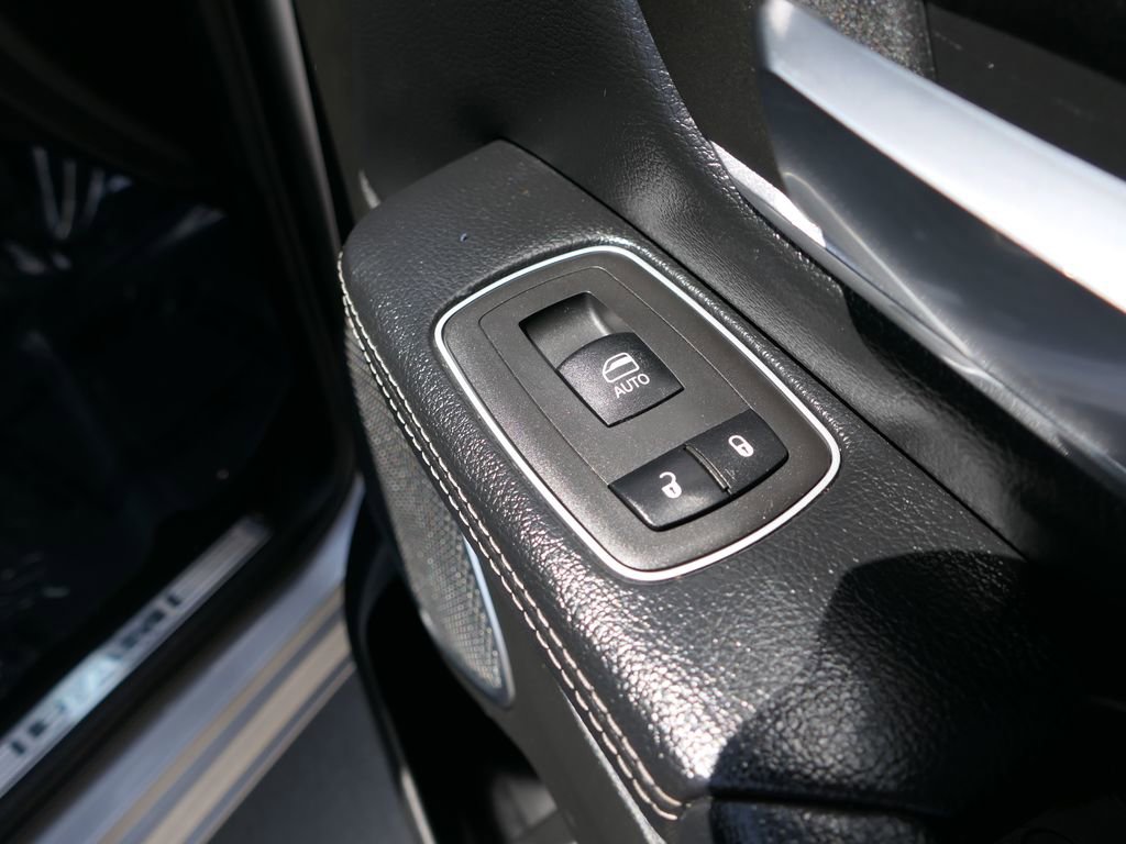 Used 2022 RAM 1500 Laramie w/ Sport Appearance Package image 25